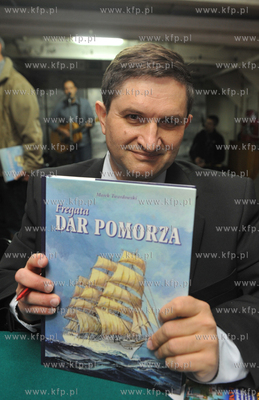 Gdynia. Dar Pomorza. Wodowanie, czyli promocja ksiazki...