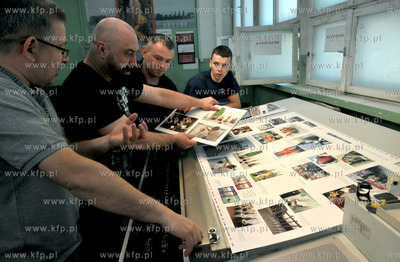 W drukarni POZKAL w Inowroclawiu rozpoczal sie druk...
