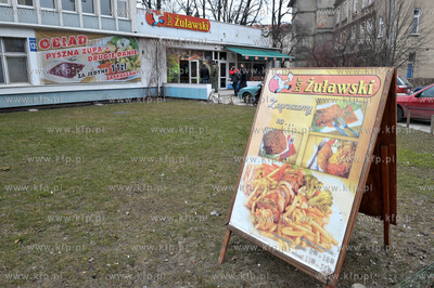 Gdansk, Wrzeszcz. Znany Bar Zulawski przy biurowcu...