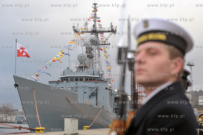 Port Wojenny w Gdyni Oksywie.Uroczystosc przekazania...