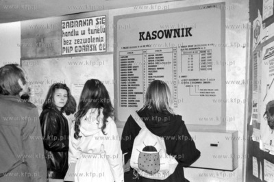Kasownik biletow Szybkiej Kolei Miejskiej SKM przy...