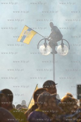 Gdynia swietuje awans Arki do ekstraklasy na skwerze...