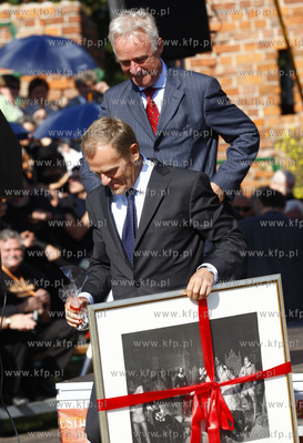 Gdansk. Wmurowania kamienia wegielnego pod budowe Teatru...