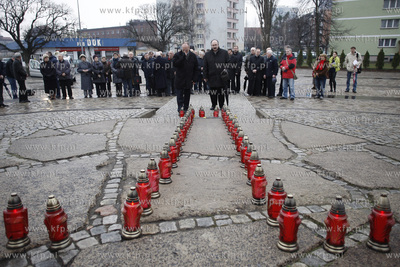 Gdansk. Pomnik Poleglych Stoczniowcow. Stoczniowcy...