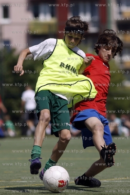 Gdansk Zaspa. Pilkarski turniej dzikich druzyn Do przerwy...