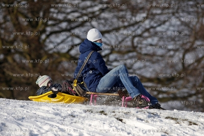 Sanki w parku Reagana w Gdansku. 01.02.2015 fot. Krzysztof...