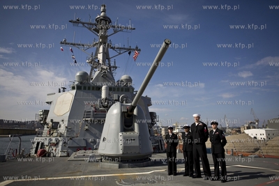 Wizyta amerykańskiego niszczyciela USS Donald Cook...