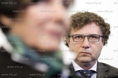 Prezydent Sopotu Jacek Karnowski i dwóch biznesmenów...