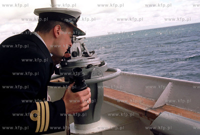 ORP Heweliusz - okret mar-wojzyroskopczerwiec 2000fot....