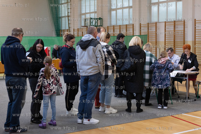 Wybory parlamentarne 2023.Komisja wyborcza nr 18 w...