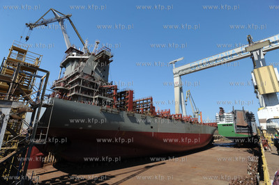 Ostatnie wodowanie w Stoczni Gdynia SA. 196-metrowy...