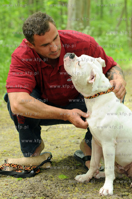 Przemyslaw Saleta ze swoim psem Milky Way, 8-miesieczna...