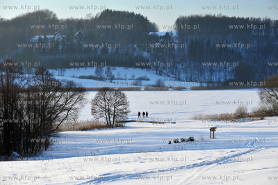 Kartuzy. Zasypana laweczka 22.01.2010fot. Wojciech...