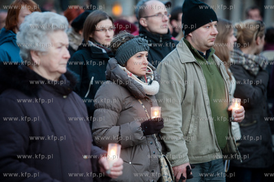 Gdanska Droga Krzyzowa, organizowana przez ojcow dominikanow.
30.03.2012
fot....