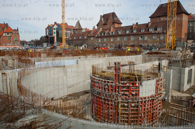 Gdansk. Budowa Teatru Szekspirowskiego.  11.04.2012...