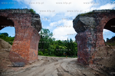 Gdansk. Dolne Migowo. Znajdujace sie na trasie budowy...