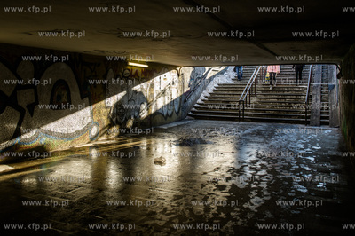 Gdańsk. Tunel dla pieszych pod ul. Podwale Przedmiejskie.
10.02.2017
fot....