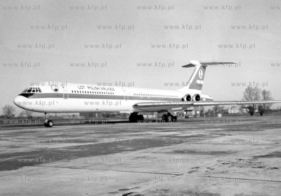 Samolot PLL LOT IŁ 62 "Mickiewicz" na lotnisku w Gdansku...