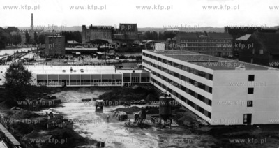 Budowa hotelu Orbisu Novotel na wyspie Spichrzow w...