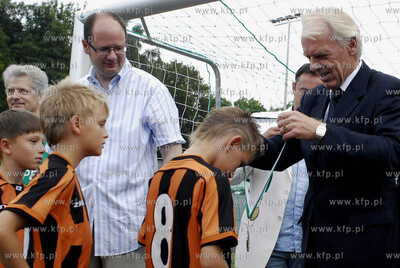 Otwarcie boiska pilkarskiego ze sztuczna nawirzchnia...