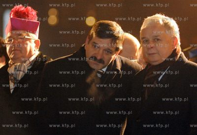 Pomnik Ofiar Grudnia 1970, Gdynia Stocznia. Obchody...