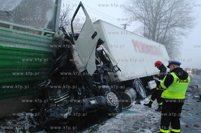 Okolo godziny 7.15 w Kazimierzowie na drodze krajowej...