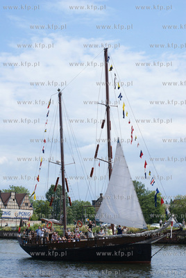 Gdansk. Baltic Sail. Parada jachtow po Motlawie.
Nz....