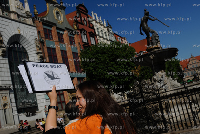 Gdansk Dwor Artusa. Grupa Japonczykow zrzeszonych w...