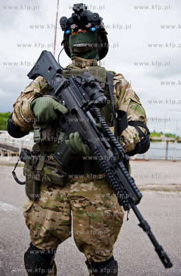 Gdynia. Torpedownia na terenie portu wojennego na Oksywiu....