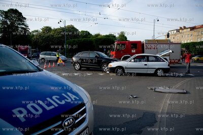 Gdansk. Wypadek na skrzyzowaniu ul. Kartuskiej i Pohulanki....