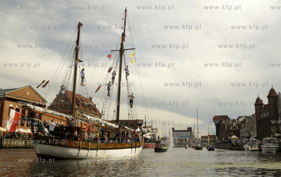 V Zlot Oldtimerow w Gdansku. Parada na Motlawie 26.08.2012...