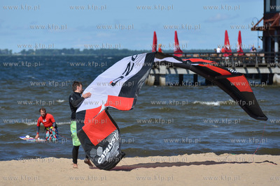 Wakacje w Pucku. Kitesurfing 20.07.2013 fot. Andrzej...