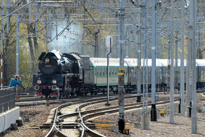 Przejazd pociagiem specjalnym, ciagnietym przez parowoz...