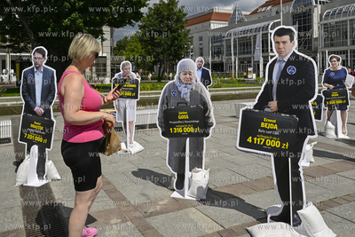 Sopot. Plac Przyjaciol Sopotu.  Konferencja prasowa...