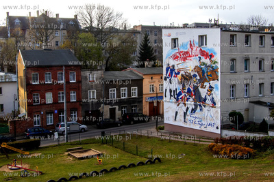 Mural według projektu Jarosława Wojtasińskiego w...