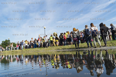 Gdańsk. Festiwal teatrów Ulicznych FETA. Always Drinking...