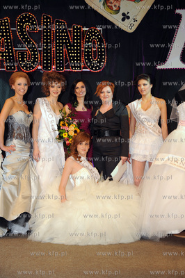 Gdansk. VII Targi Slub i Wesele. Nz modelki w sukniach...