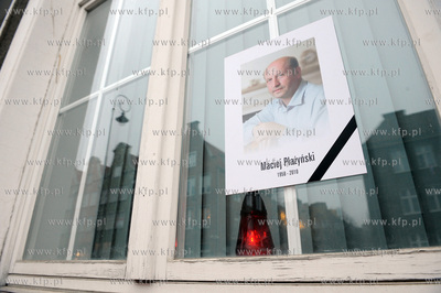 Zaloba po katastrofie samolotu prezydenckiego pod Smolenskiem....