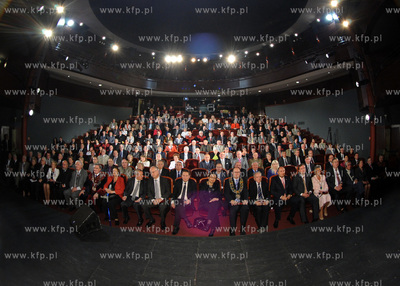 20 lat gdanskiej samorzadnosci. Uroczystosc w Teatrze...