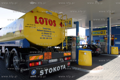 Rafineria Gdanska od 2.06.2003 zmienia nazwe na GRUPA...