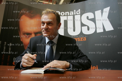 Gdansk, centrum handlowe Manhattan, promocja najnowszej...