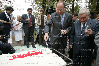 Prezydent Lech Walesa podczas spotkania z urodzonymi...
