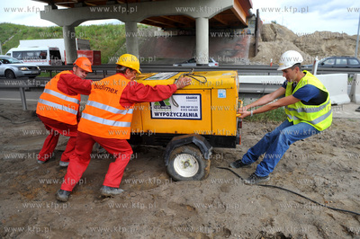 Gdansk.  Obwodnica Trojmiasta. Wmurowania kamienia...
