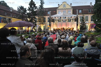 Gdansk. Park oliwski, V Miedzynarodowy Festiwal Mozartowski...