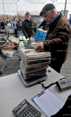 Gdansk. Parking Galerii Przymorze. Akcja ekologiczna...