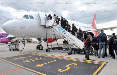 Lotnisko w Gdansku. Prezentacja nowego samolotu airbusa...