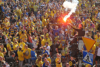 Gdynia swietuje awans Arki do ekstraklasy na ul. Swietojanskiej...