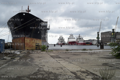 Gdynia. Okolice stoczni Nauta na u. Waszyngtona.  Na...