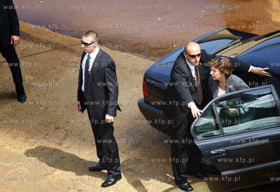 Stocznia Gdansk. Wizyta komisarz UE Neelie Kroes ds....