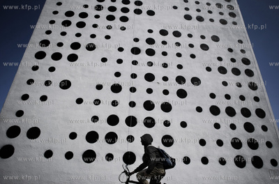 Gdansk Zaspa. Mural na bloku przy ul. Pilotow. 24.04.2010...